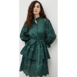 Bruuns Bazaar sukienka bawełniana kolor zielony mini rozkloszowana. Zielone sukienki Bruuns Bazaar, bez wzorów, z bawełny, bez kołnierzyka, bez ramiączek, mini, rozkloszowane. W wyprzedaży za 659.99 zł.