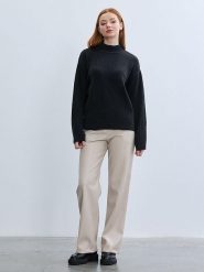 BGN Sweter w kolorze czarnym rozmiar: 34. Czarne swetry BGN, bez wzorów, bez ramiączek. Za 121.99 zł.