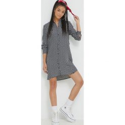 Superdry sukienka kolor czarny mini prosta. Czarne sukienki Superdry, na co dzień, m, bez wzorów, z tkaniny, bez kołnierzyka, bez ramiączek, maxi, proste. W wyprzedaży za 339.99 zł.