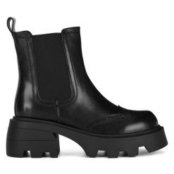 Sztyblety Badura. Czarne botki Badura, bez wzorów, bez obcasa, na słupku, bez zapięcia. Za 239.99 zł.