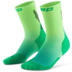 Damskie sportowe skarpety kompresyjne do połowy łydki Core Run gradient CEP. Zielone skarpetki CEP, bez wzorów, z materiału. Za 79.00 zł.