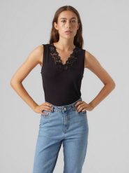 Vero Moda Top w kolorze czarnym rozmiar: XL. Czarne topy Vero Moda, xl, bez wzorów, z koronki, bez kołnierzyka, bez ramiączek. Za 53.17 zł.