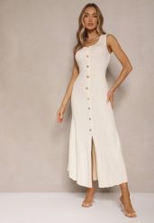 Jasnobeżowa Sweterkowa Sukienka z Wiskozy Ozdobiona Guzikami Lunioris. Brązowe sukienki Renee, na co dzień, bez wzorów, z wiskozy, eleganckie, bez kołnierzyka, bez ramiączek, maxi, kopertowe. W wyprzedaży za 135.99 zł.