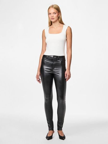 Pieces Legginsy w kolorze czarnym rozmiar: L. Czarne legginsy Pieces, bez wzorów, z wiskozy, klasyczne. Za 65.54 zł.