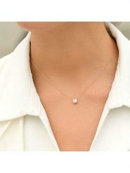 CARATELLI Złoty naszyjnik "Délicat" z zawieszką - dł. 38 cm rozmiar: onesize. Szare naszyjniki CARATELLI, z materiału, z diamentem, złote. Za 3,843.71 zł.