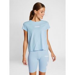 Koszulka damska Hummel Legacy. Niebieskie t-shirty sportowe Hummel, m, bez wzorów, z bawełny, bez ramiączek, do piłki nożnej. Za 146.50 zł.
