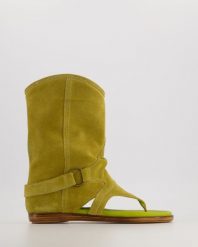 SANDAŁY Z CHOLEWKĄ SUN 17L CAMO MUS. Zielone sandały Venezia, bez wzorów, ze skóry, bez obcasa, bez zapięcia. Za 429.00 zł.