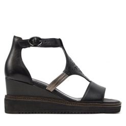 Sandały Tamaris. Czarne sandały Tamaris, bez wzorów, bez obcasa, na koturnie, bez zapięcia. Za 299.99 zł.