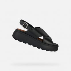 Damskie sandały Geox Spherica EC4.1 S A. Czarne sandały Geox, bez wzorów, z materiału, bez obcasa, na platformie, bez zapięcia. Za 468.99 zł.
