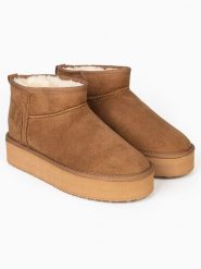 ISLAND BOOT Botki "Miley" w kolorze jasnobrązowym rozmiar: 38. Brązowe botki Island Boot, bez wzorów, bez obcasa, bez zapięcia. Za 156.98 zł.