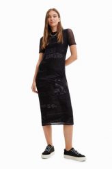 Desigual sukienka kolor czarny midi dopasowana. Czarne sukienki Desigual, m, bez wzorów, z włókna, bez kołnierzyka, bez ramiączek, midi, dopasowane. Za 489.99 zł.