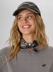 4F Czapka z daszkiem strapback damska - szara S/M (58cm). Szare czapki z daszkiem 4f, bez wzorów, z bawełny, klasyczne. Za 69.99 zł.