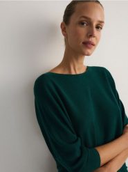 Bluzka kimono - ciemnozielony. Zielone bluzki Reserved, l, bez wzorów, z dzianiny, bez kołnierzyka, bez ramiączek. W wyprzedaży za 59.99 zł.