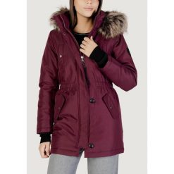 Parka Kobieta ONLY ONLIRIS FUR WINTER PARKA CC 2023 OTW. Czerwone płaszcze ONLY, na zimę, bez wzorów, bez kaptura. W wyprzedaży za 335.20 zł.