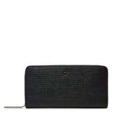 Duży Portfel Damski Calvin Klein. Czarne portfele Calvin Klein, bez wzorów. Za 209.99 zł.