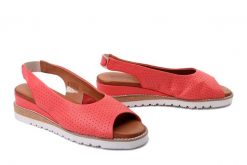 ARTIKER RELAKS 50C0866 jasnoczerwony, sandały damskie. Czerwone sandały Artiker Relaks, bez wzorów, ze skóry, bez obcasa, na koturnie, bez zapięcia. Za 279.90 zł.