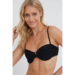Only biustonosz kąpielowy Kaja kolor czarny usztywniona miseczka. Czarne bikini ONLY, bez wzorów. W wyprzedaży za 93.99 zł.