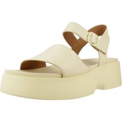Sandały CAMPER GOBI FLORA Żółty. Żółte sandały Camper, bez wzorów, ze skóry, bez obcasa, bez zapięcia. Za 575.90 zł.