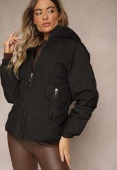 Czarna Kurtka z Kapturem Ozdobiona Pikowaniem Lilora. Czarne kurtki Renee, l, bez wzorów, z jeansu, eleganckie, z kapturem. W wyprzedaży za 149.99 zł.