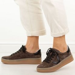 Brązowe skórzane półbuty damskie Vinceza 79597. Brązowe półbuty wsuwane VINCEZA, na jesień, bez wzorów, z jeansu, casualowe, z okrągłym noskiem, bez obcasa, na płaskiej podeszwie. Za 239.00 zł.