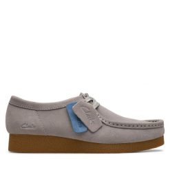 Półbuty Clarks. Szare półbuty wsuwane Clarks, bez wzorów, bez obcasa, na płaskiej podeszwie. Za 339.99 zł.