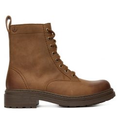 Trzewiki Clarks. Brązowe botki Clarks, bez wzorów, bez obcasa, na płaskiej podeszwie, bez zapięcia. Za 389.99 zł.