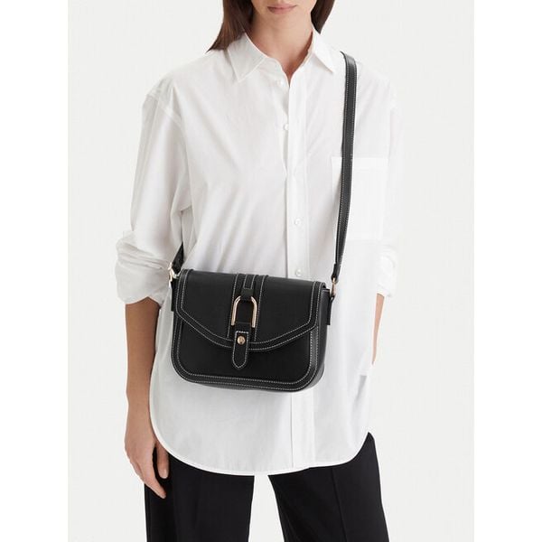 Torebka Beverly Hills Polo Club. Czarne listonoszki Beverly Hills Polo Club, bez wzorów, bez dodatków. Za 142.99 zł.