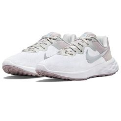 Buty do Biegania damskie Nike Revolution 6 NN PRM. Białe buty do biegania Nike, bez wzorów, bez zapięcia, do biegania, nike revolution. Za 238.50 zł.