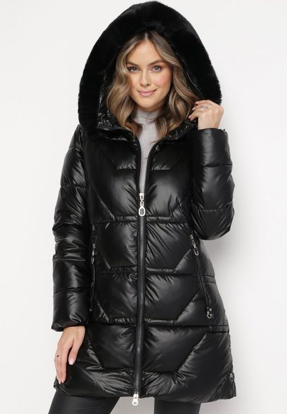 Czarna Pikowana Kurtka z Kapturem i Futerkiem Sahria. Czarne kurtki Born2be, na zimę, l, bez wzorów, z jeansu, eleganckie, z kapturem. Za 239.99 zł.