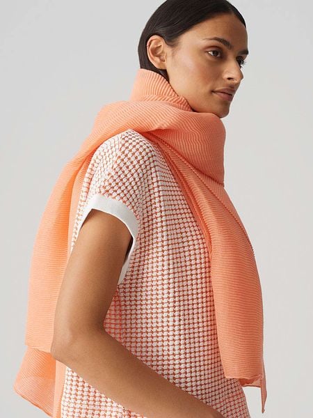 OPUS Szal w kolorze pomarańczowym rozmiar: onesize. Pomarańczowe szaliki i kominy Opus, bez wzorów, z materiału. Za 100.99 zł.