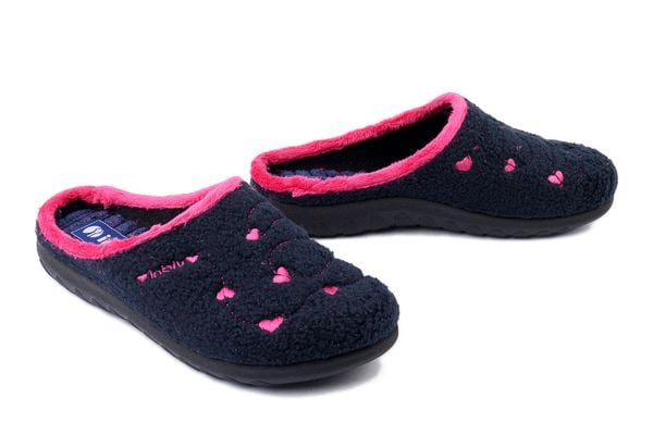 INBLU ET-33 004 granatowy, kapcie damskie. Niebieskie kapcie Inblu, bez wzorów, z tkaniny. Za 80.99 zł.