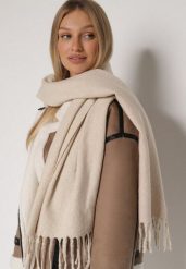 Beżowy Klasyczny Szalik Zdobiony Frędzlami Vetilana. Brązowe szaliki i kominy Born2be, z aplikacjami, z jeansu, biznesowe. Za 44.99 zł.