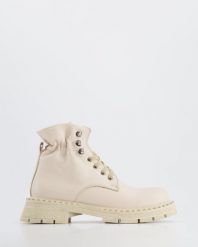 BOTKI ZE ŚCIĄGACZEM 02401455 BEIGE. Brązowe botki Venezia, bez wzorów, ze skóry, bez obcasa, bez zapięcia. Za 369.00 zł.