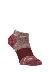Skarpety trekkingowe damskie Ortovox Alpine Low Socks. Czerwone skarpetki ORTOVOX, bez wzorów, z materiału. Za 101.19 zł.