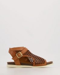 SANDAŁY Z CHOLEWKĄ 0307812015 COCON. Sandały Venezia, bez wzorów, ze skóry, bez obcasa, bez zapięcia. Za 229.00 zł.
