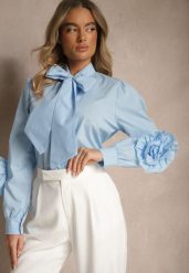 Niebieska Koszula z Elegancką Kokardą i Falbanami Zaliressa. Niebieskie koszule Renee, bez wzorów, eleganckie, bez kołnierzyka, bez ramiączek. W wyprzedaży za 99.99 zł.