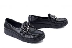 SOLO 068W czarny nova.pl, półbuty damskie. Czarne półbuty wsuwane Solo, bez wzorów, ze skóry, bez obcasa. Za 264.90 zł.