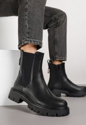 Czarne Botki Sztyblety z Metaliczną Aplikacją z Tyłu Naluneia. Czarne botki Born2be, z aplikacjami, z jeansu, bez obcasa, na płaskiej podeszwie, bez zapięcia. Za 149.99 zł.