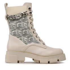 Botki Guess. Brązowe botki Guess, z aplikacjami, bez obcasa, na płaskiej podeszwie, bez zapięcia. Za 849.99 zł.