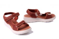 AZALEIA 18833 GREICE SOFT PAPETE AT000 light brown, sandały damskie. Brązowe sandały Azaleia, bez wzorów, bez obcasa, bez zapięcia. Za 139.93 zł.