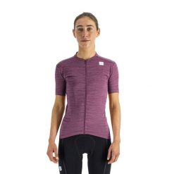 Koszulka rowerowa damska Sportful Supergiara. Fioletowe t-shirty sportowe SPORTFUL, l, bez wzorów, z materiału, bez ramiączek, rowerowe. Za 179.99 zł.