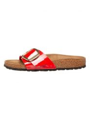 Birkenstock Klapki "Madrid Big Buckle" w kolorze czerwonym rozmiar: 38. Czerwone klapki Birkenstock, bez wzorów, klasyczne, z otwartym noskiem, bez obcasa, bez zapięcia. Za 331.46 zł.