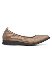 Clarks Skórzane baleriny w kolorze jasnobrązowym rozmiar: 40. Brązowe baleriny Clarks, bez wzorów, bez obcasa, bez zapięcia. Za 135.95 zł.