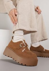 Jasnobrązowe Śniegowce na Platformie z Paskiem ze Sprzączką i Futrem Unweda. Brązowe śniegowce Renee, bez wzorów, z futra, bez zapięcia. Za 149.99 zł.