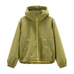 Damska wodoodporna kurtka z kapturem CMP. Zielone kurtki CMP, uniwersalny, bez wzorów, z materiału, eleganckie, z kapturem. Za 462.00 zł.
