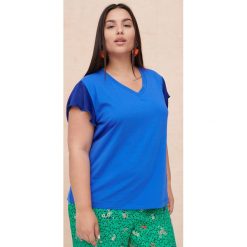 Bluzka Damska Still Plus Size Szafirowy. Niebieskie bluzki blue shadow, plus size, bez wzorów, z bawełny, bez kołnierzyka, plus size, bez ramiączek. W wyprzedaży za 64.95 zł.