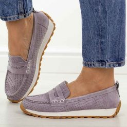 Fioletowe skórzane mokasyny damskie Sergio Leone sp009. Fioletowe mokasyny Sergio Leone, bez wzorów, z jeansu, z okrągłym noskiem. Za 199.00 zł.