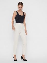 Vero Moda Spodnie w kolorze kremowym rozmiar: L/L32. Brązowe spodnie materiałowe Vero Moda, bez wzorów, z materiału, z podwyższonym stanem. Za 105.88 zł.