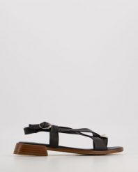 SKÓRZANE SANDAŁY DAMSKIE P1187005-1 BLACK. Czarne sandały Venezia, bez wzorów, ze skóry, bez obcasa, bez zapięcia. Za 269.00 zł.