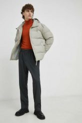 Rains kurtka 15060 puffer jacket kolor zielony zimowa. Zielone kurtki Rains, na zimę, m, bez wzorów, z materiału, bez kaptura. W wyprzedaży za 1,109.90 zł.